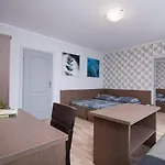 Super Tom Privatunterkunft *